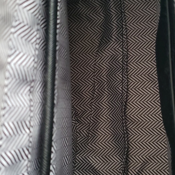 7X HOST PICK. NWT. 3 Pocket Emperia Purse With Handles or Shoulder Strap - Picture 4 of 8